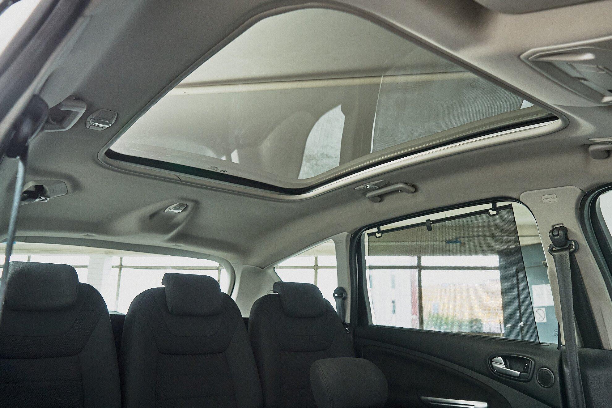Ford S-MAX 2012, белый