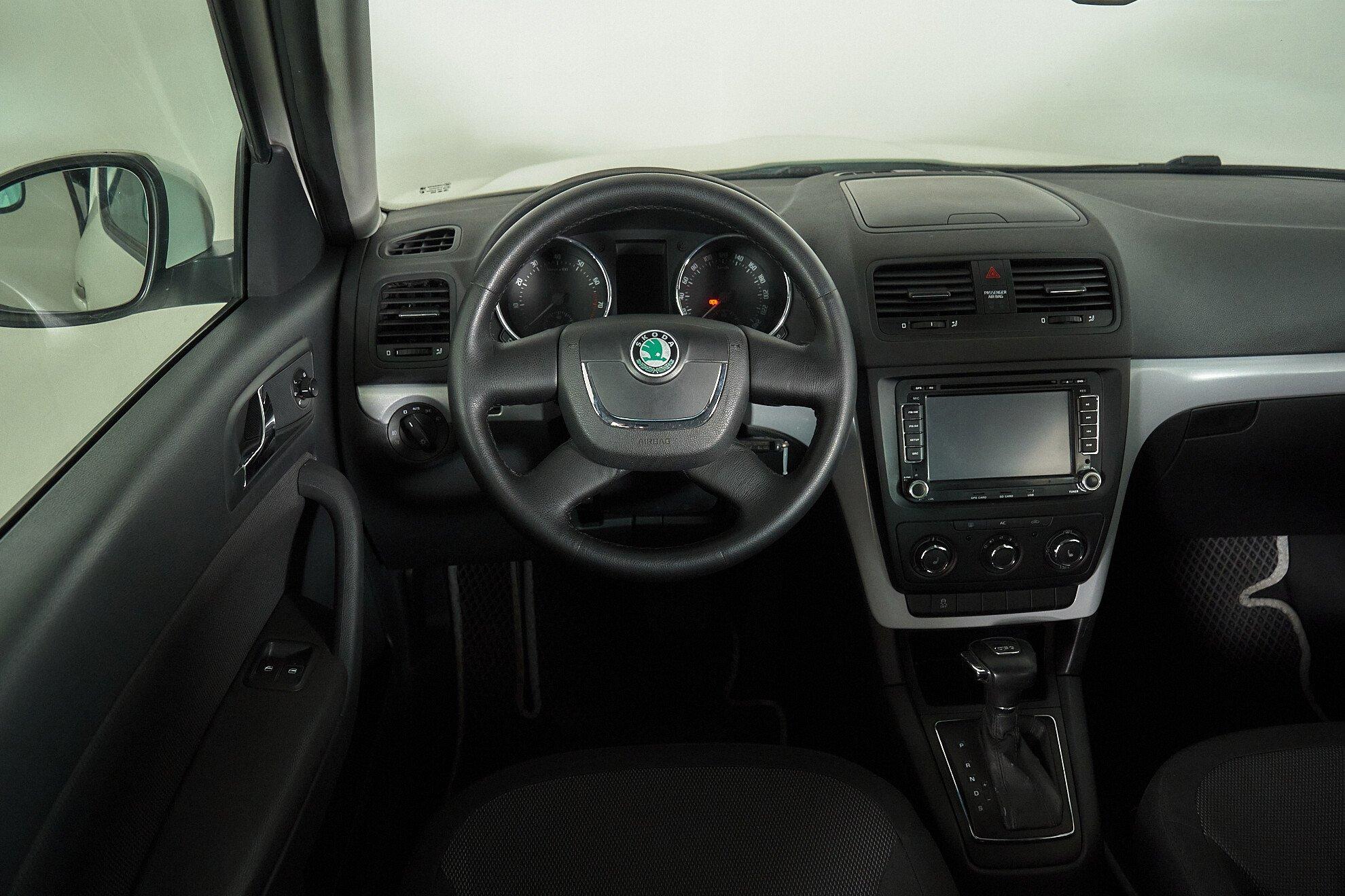 Skoda Yeti 2014, белый
