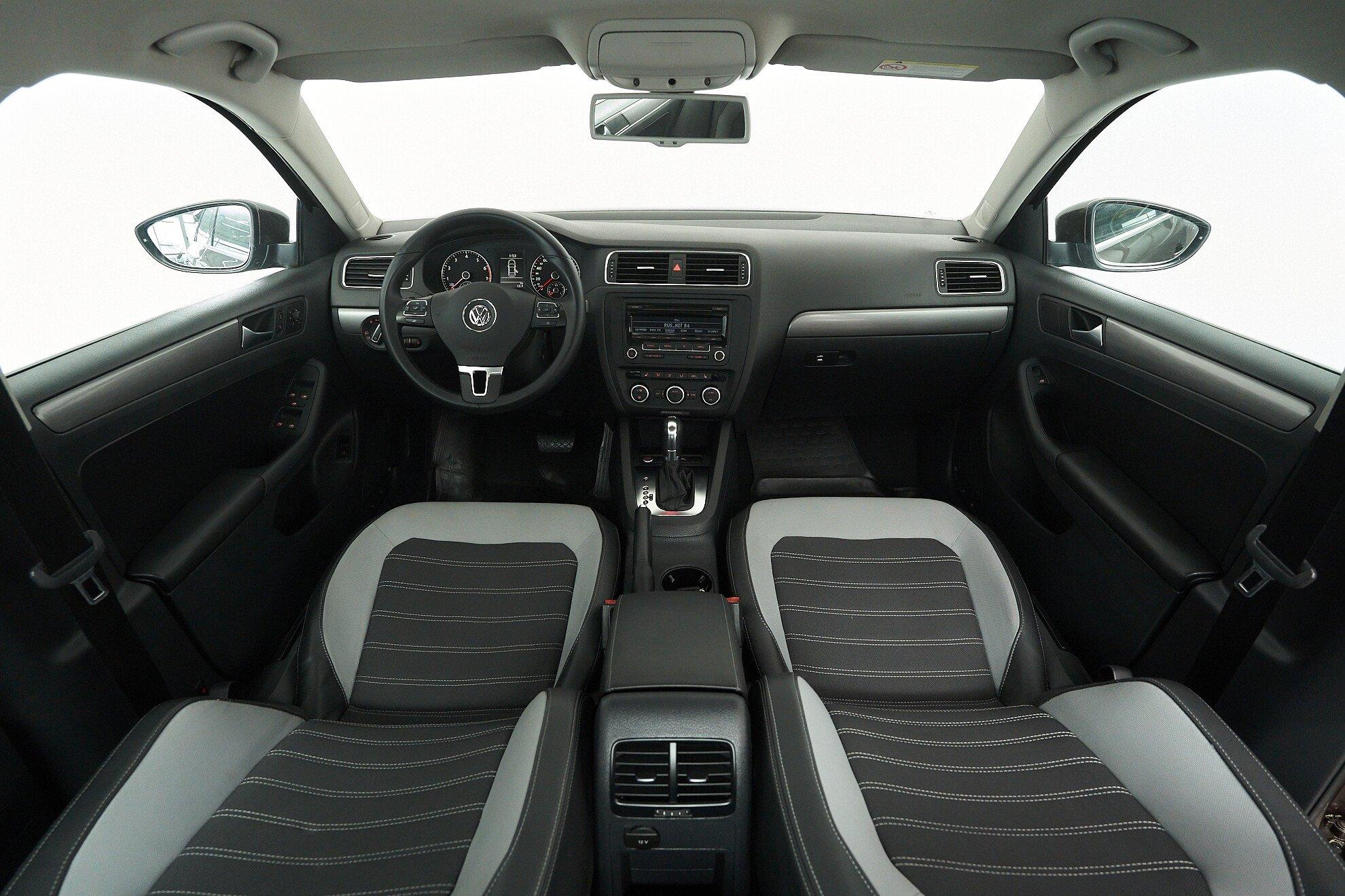 Volkswagen Jetta 2012, коричневый