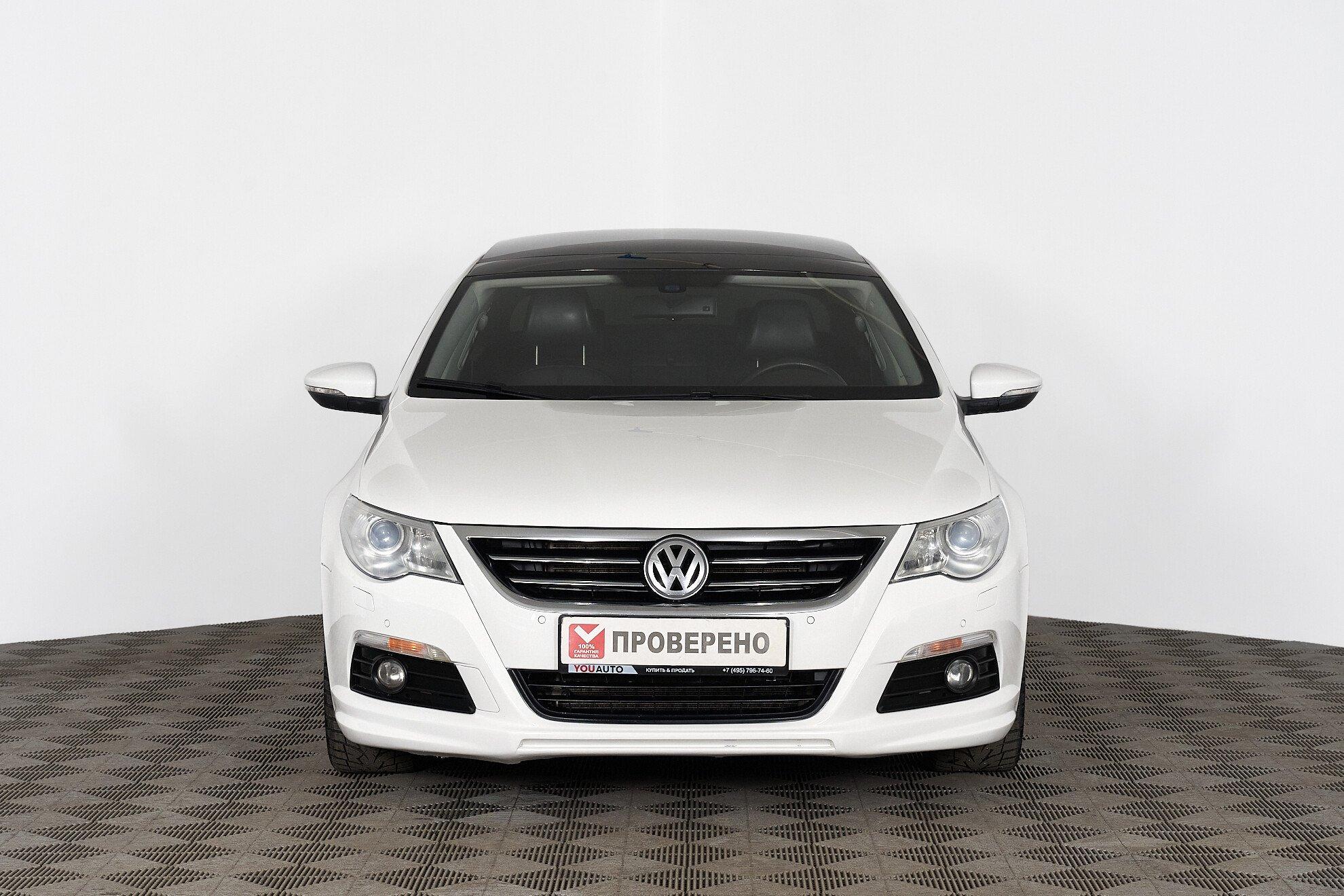 Volkswagen Passat CC 2010, белый