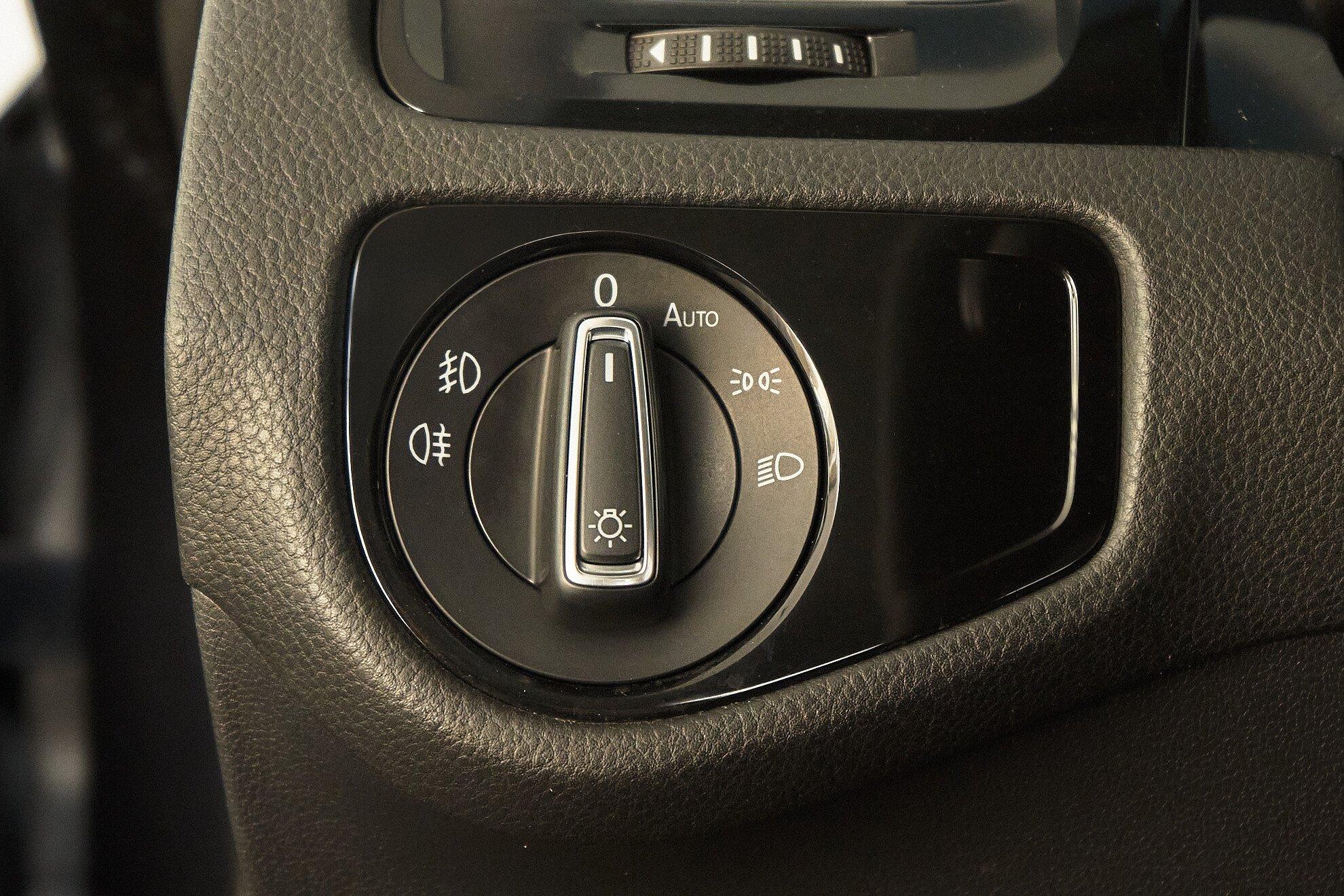 Volkswagen Golf 2013, черный