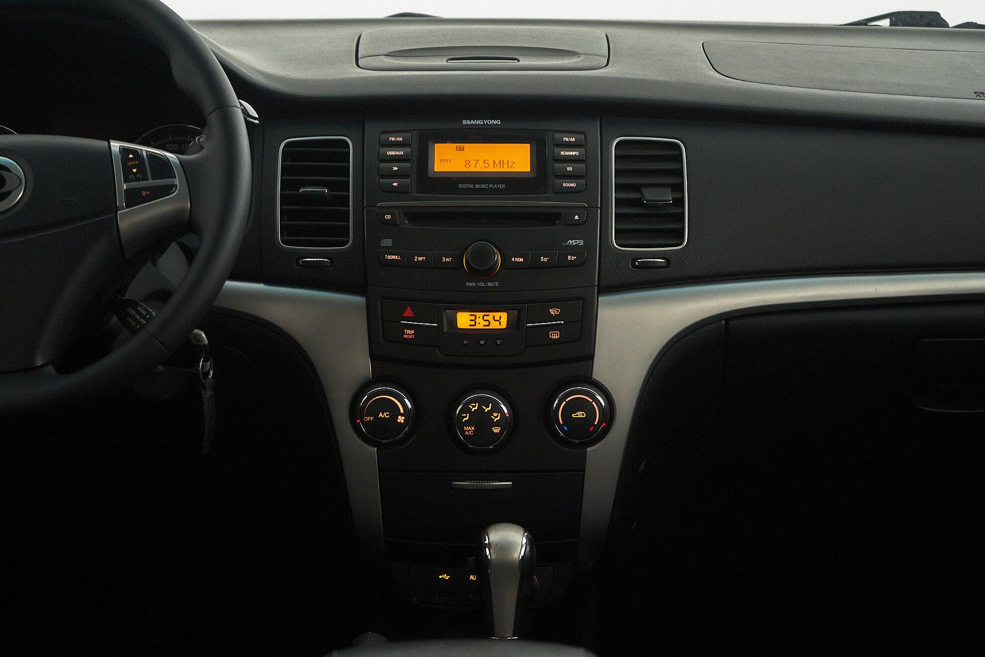 SsangYong Actyon 2013, серый