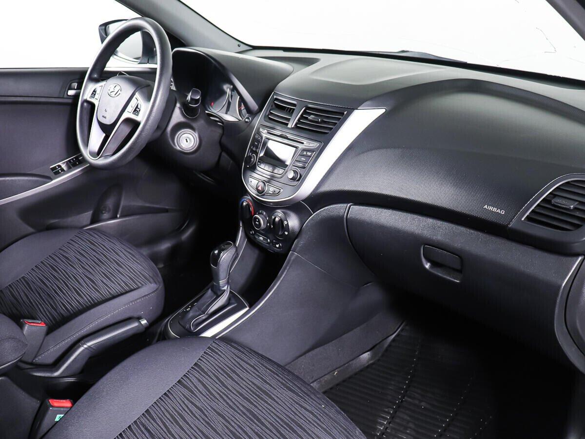 Hyundai Solaris 2016, белый