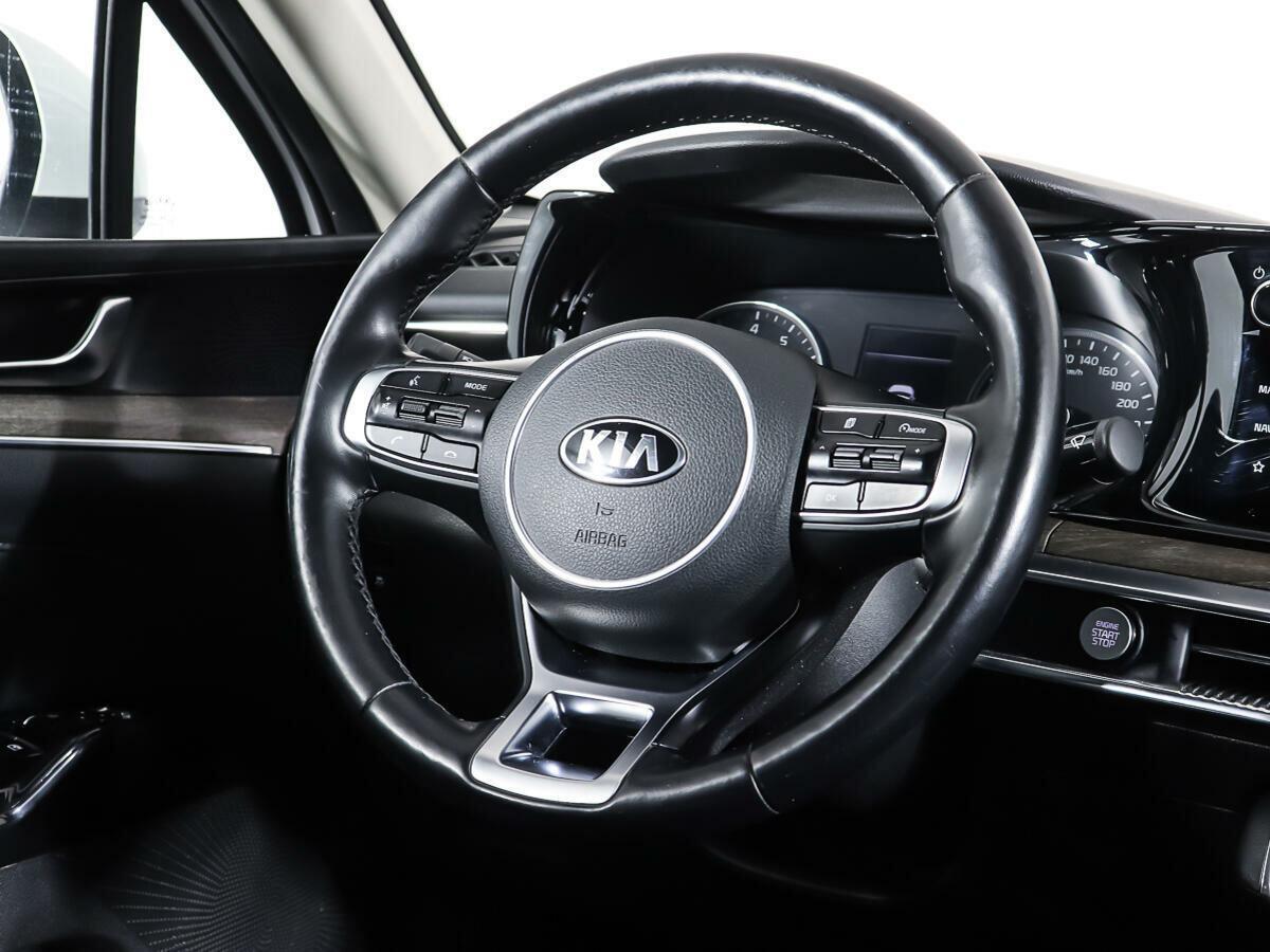 Kia K5 2022, белый