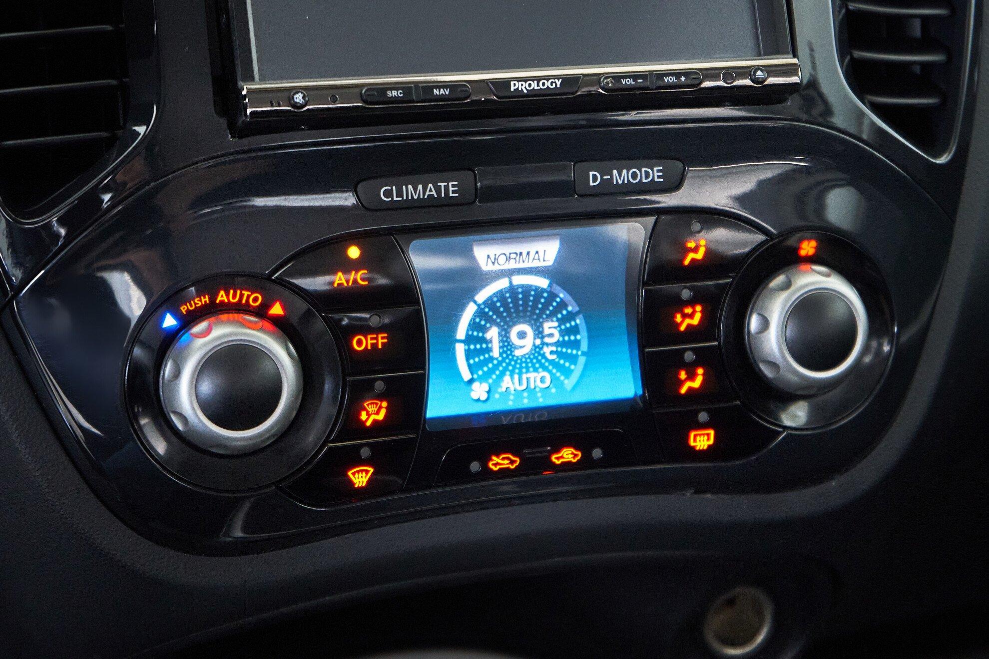 Nissan Juke 2012, белый