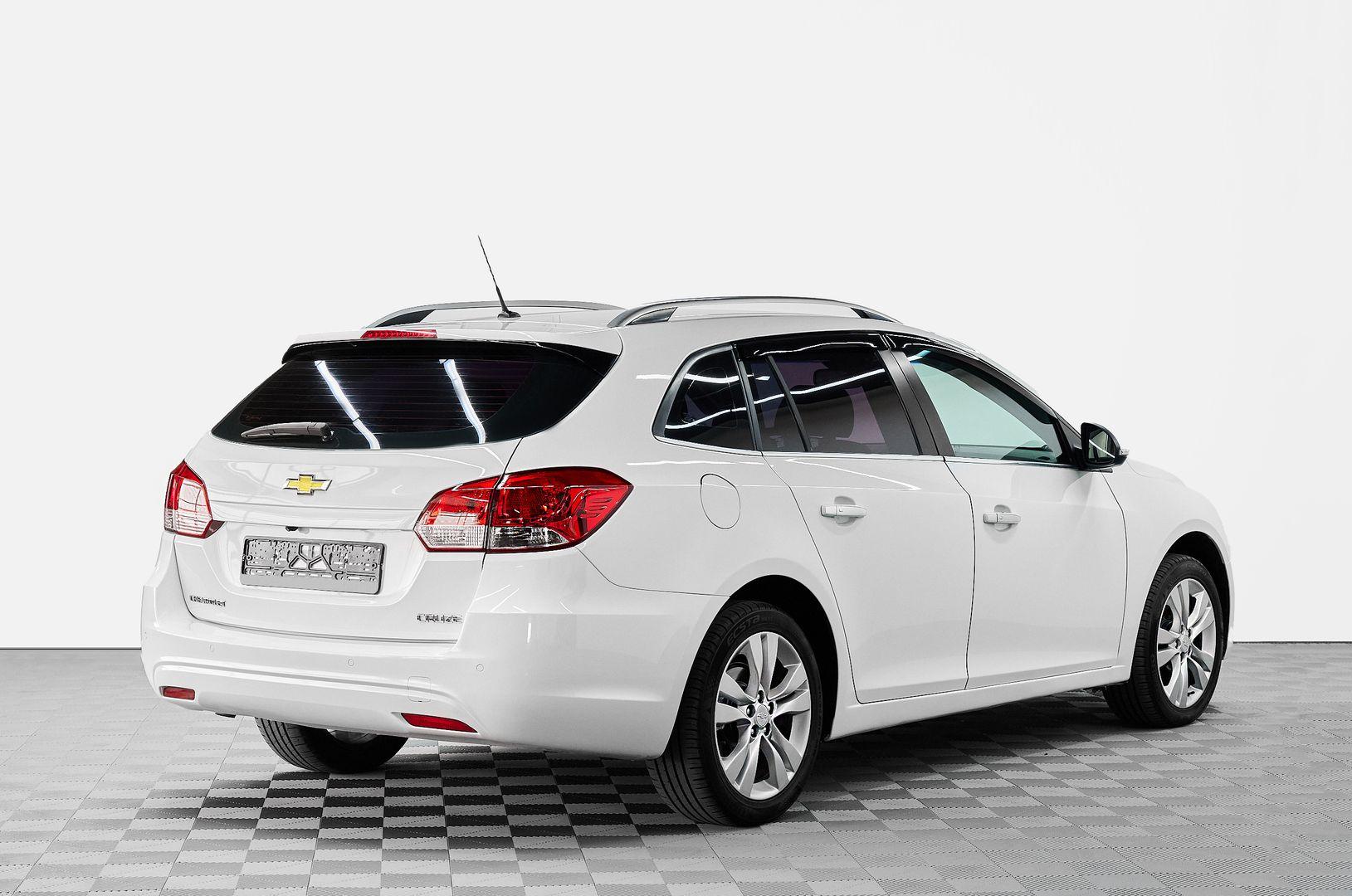 Chevrolet Cruze 2014, белый