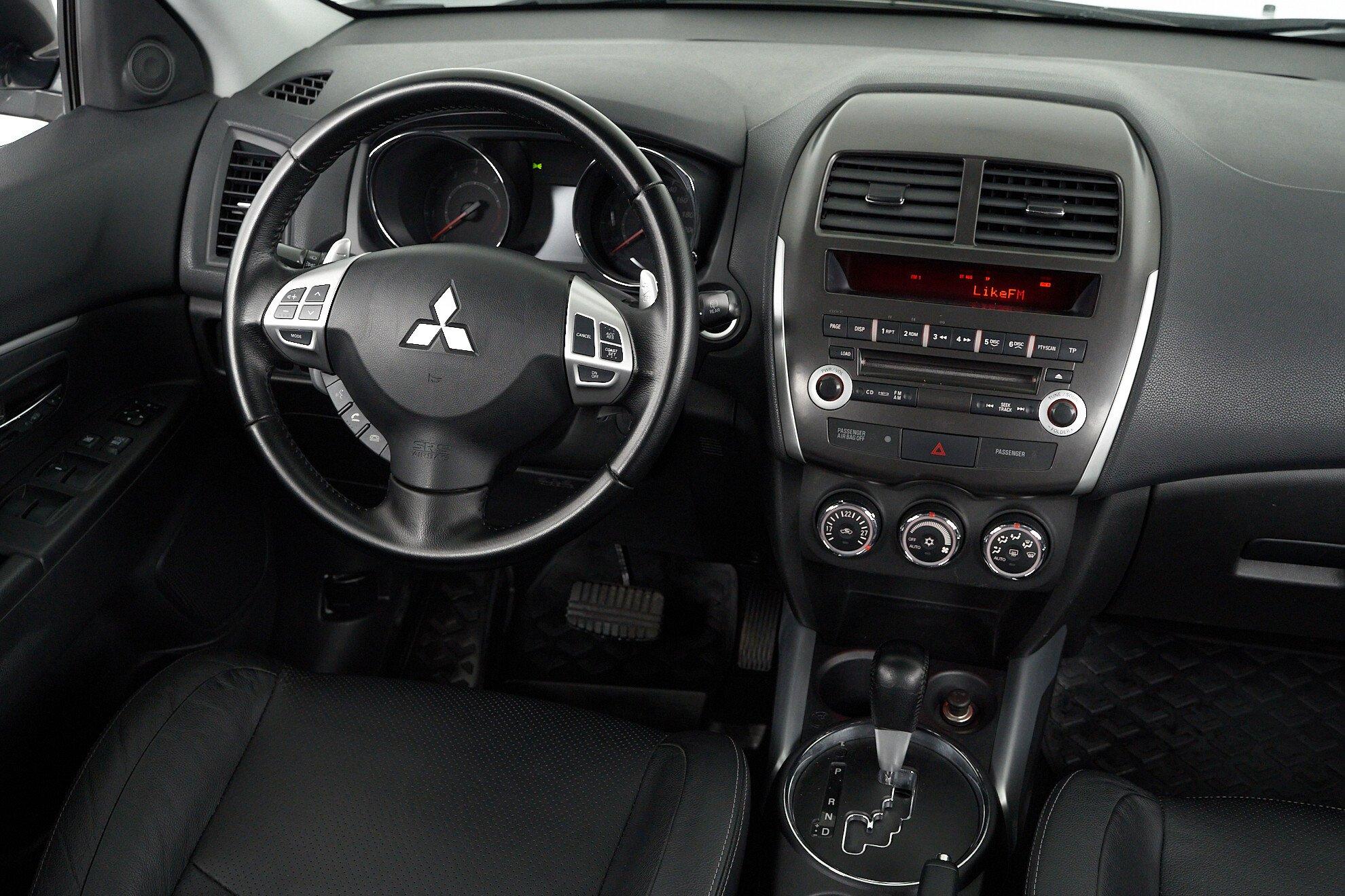 Mitsubishi ASX 2012, белый