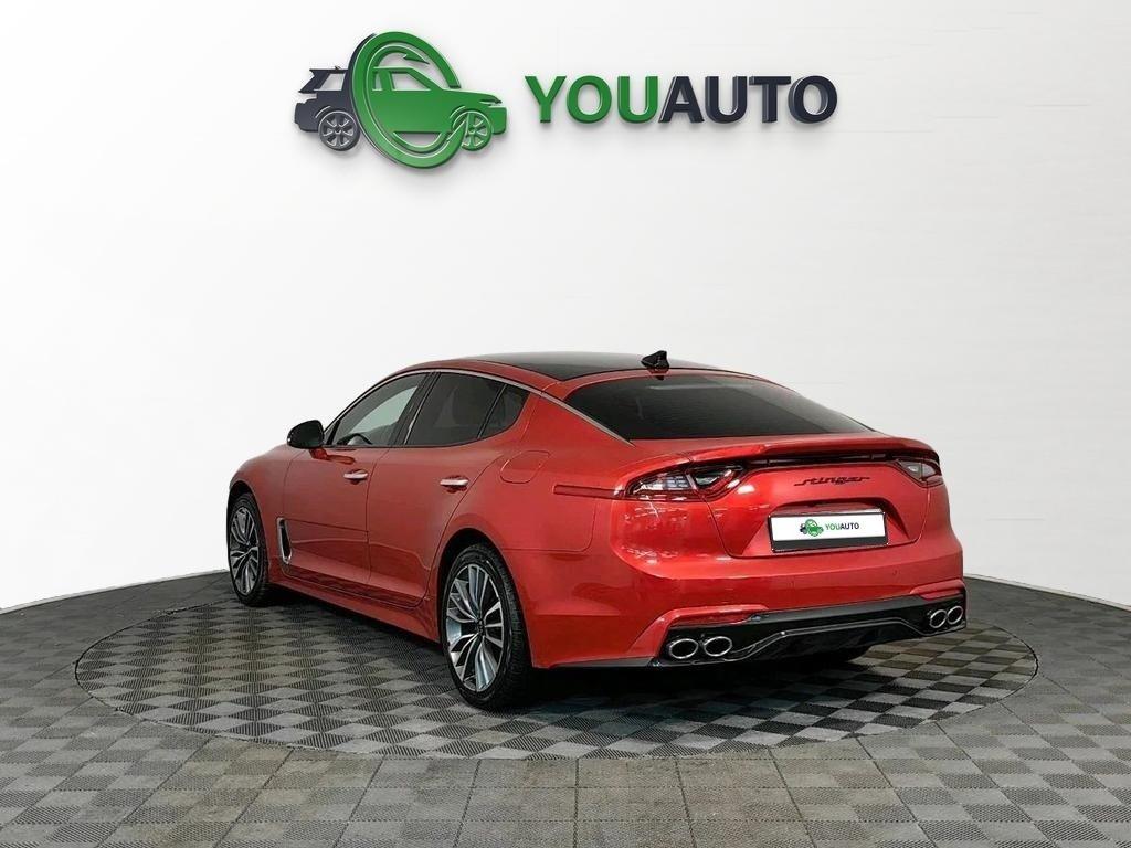 Kia Stinger 2019, красный