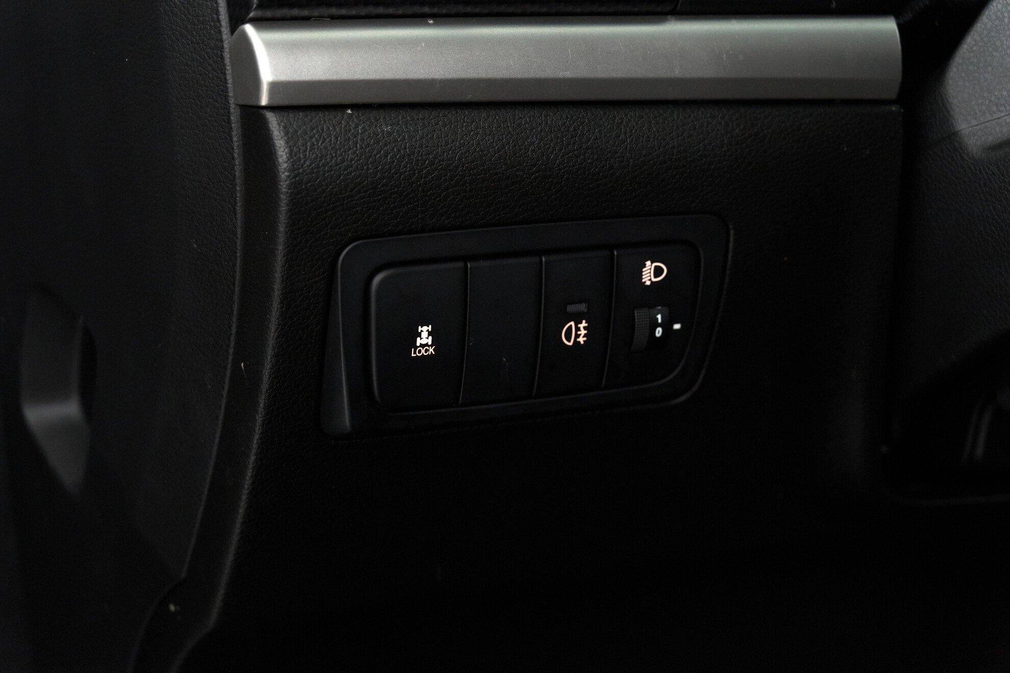 SsangYong Actyon 2012, серебряный