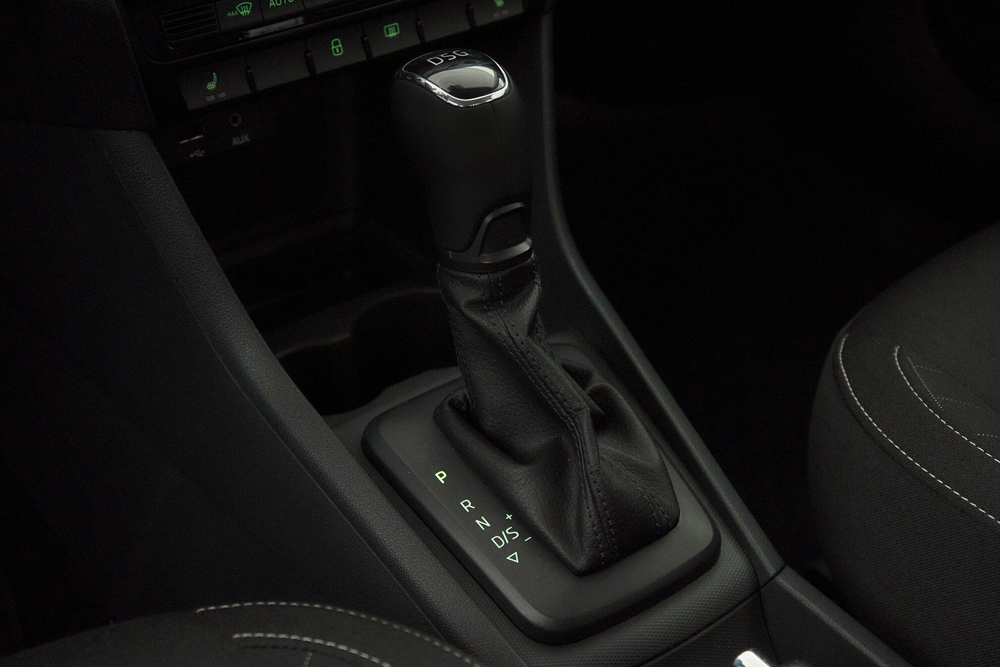 Skoda Rapid 2017, синий