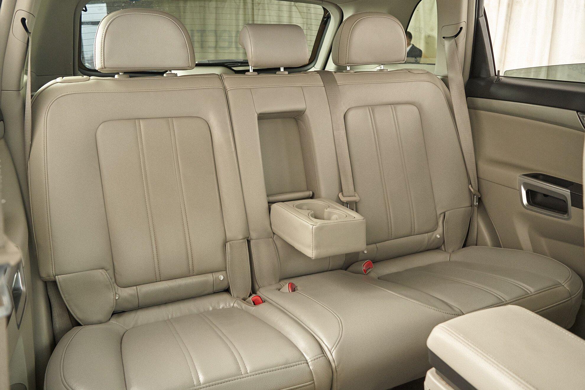 Opel Antara 2013, черный