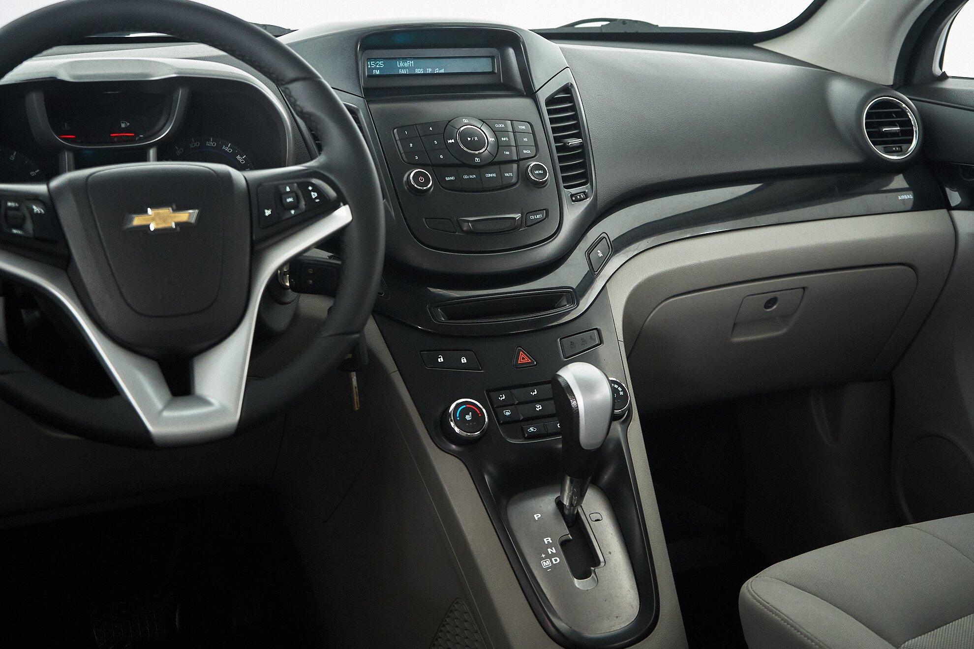 Chevrolet Orlando 2012, серебряный