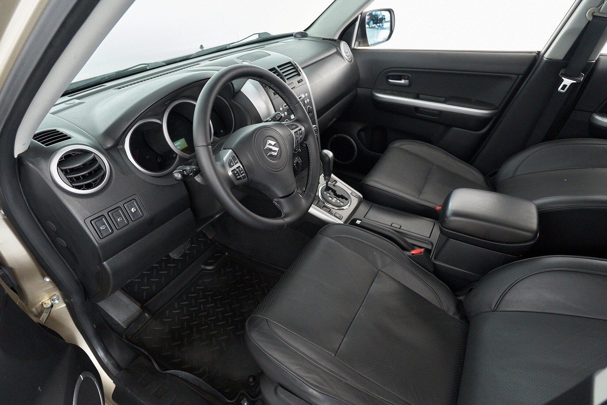 Suzuki Grand Vitara 2008, бежевый