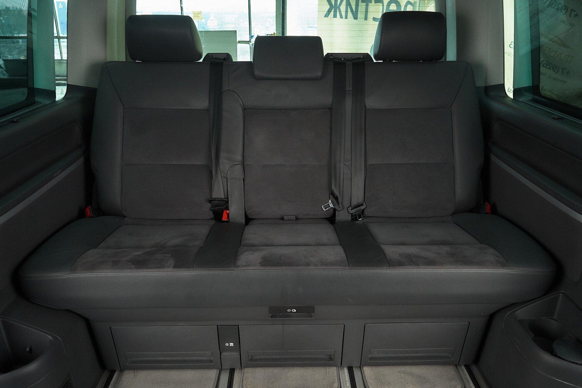 Volkswagen Multivan 2013, серебряный