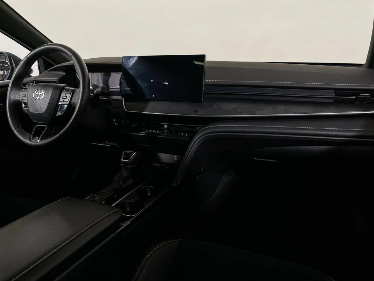 Toyota Camry 2024, черный