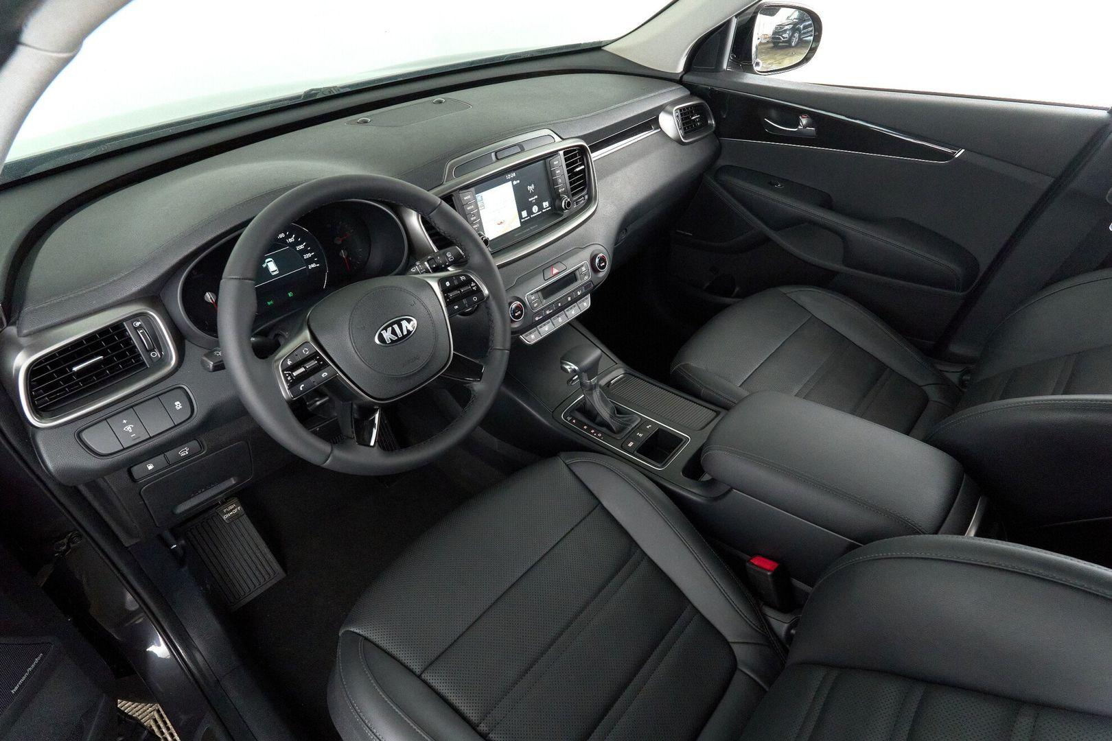 Kia Sorento 2018, серый