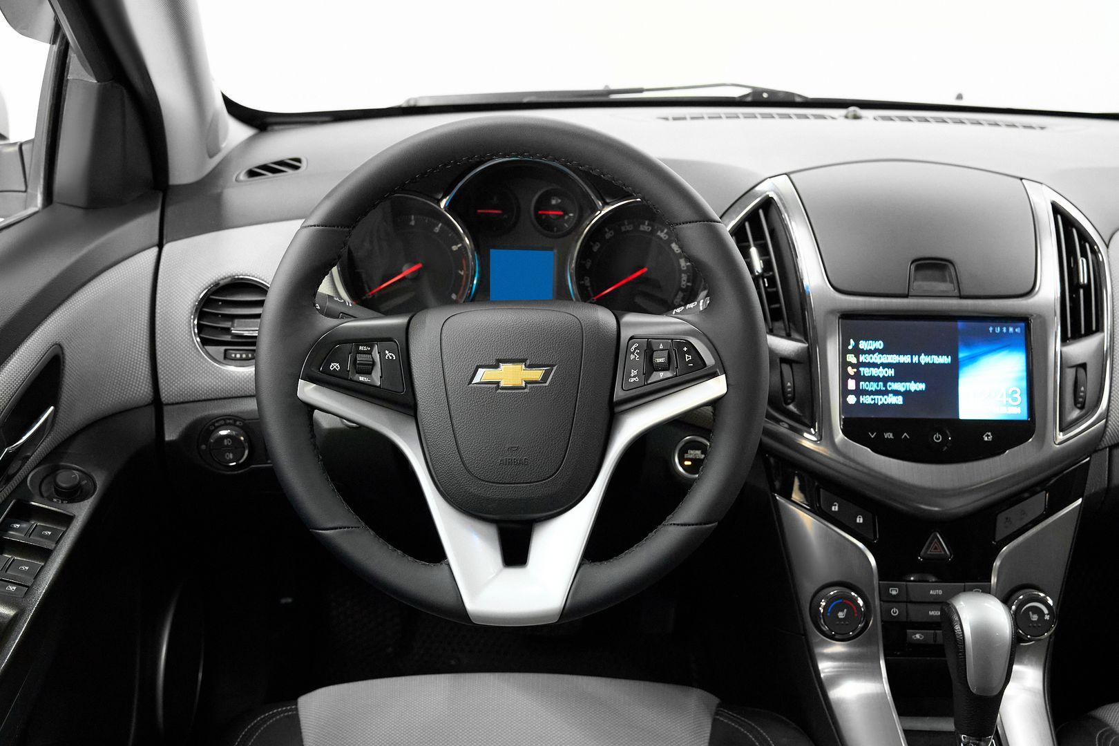 Chevrolet Cruze 2014, белый