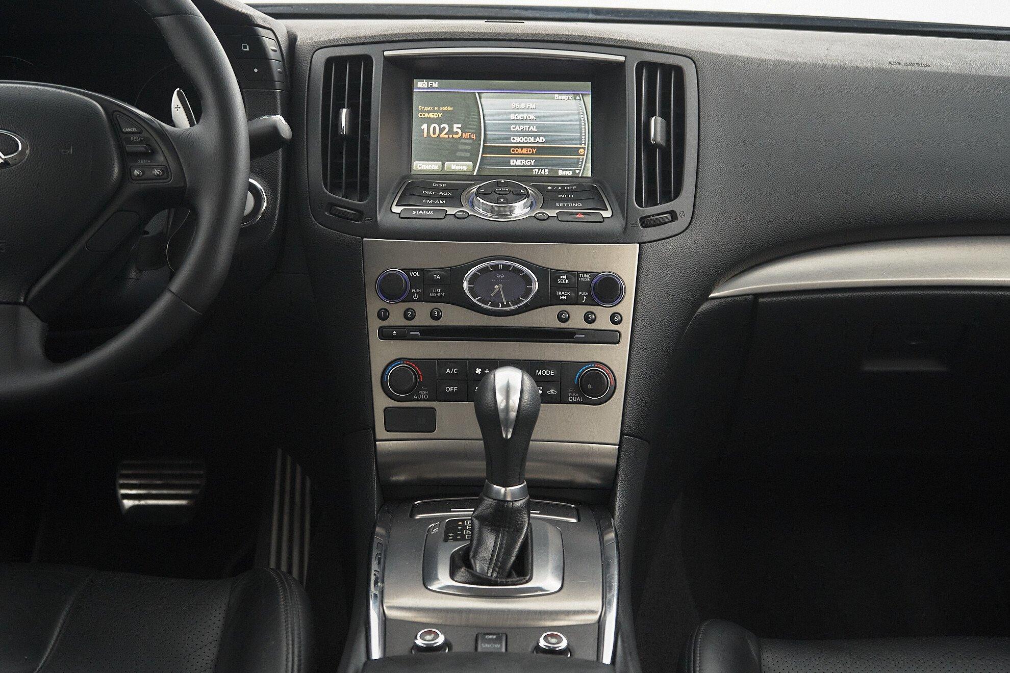 Infiniti G 2010, черный