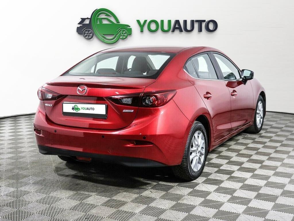Mazda 3 2018, красный