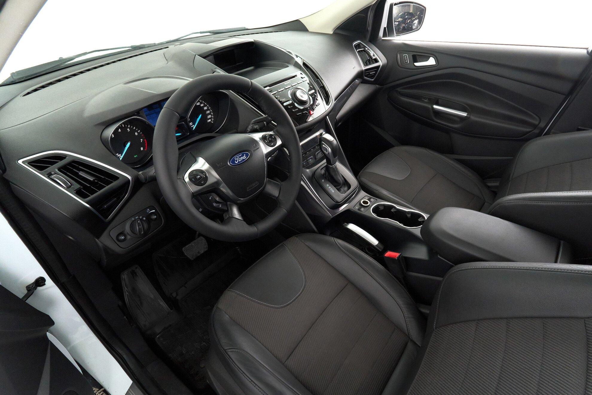 Ford Kuga 2013, белый