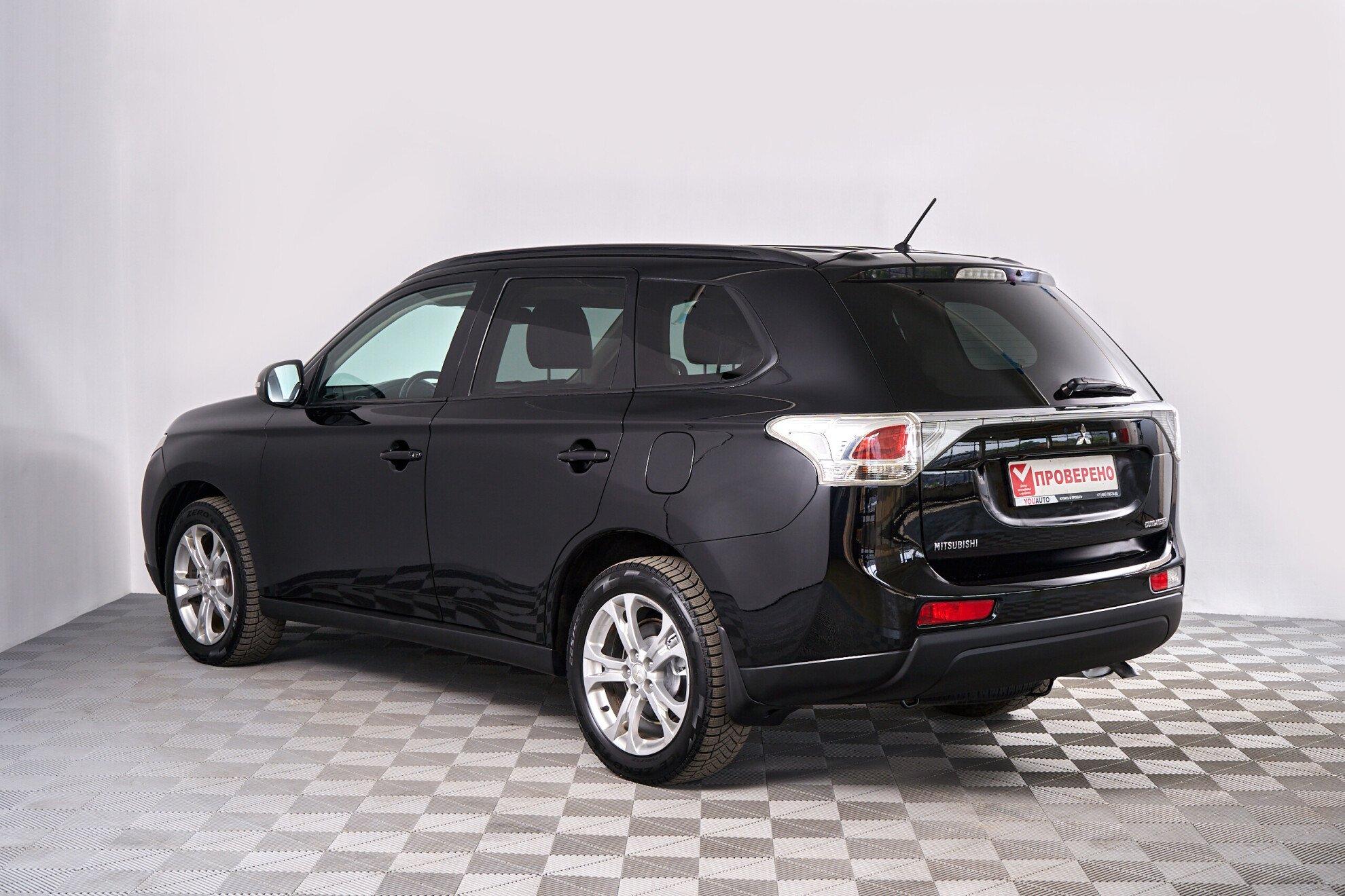 Mitsubishi Outlander 2014, черный
