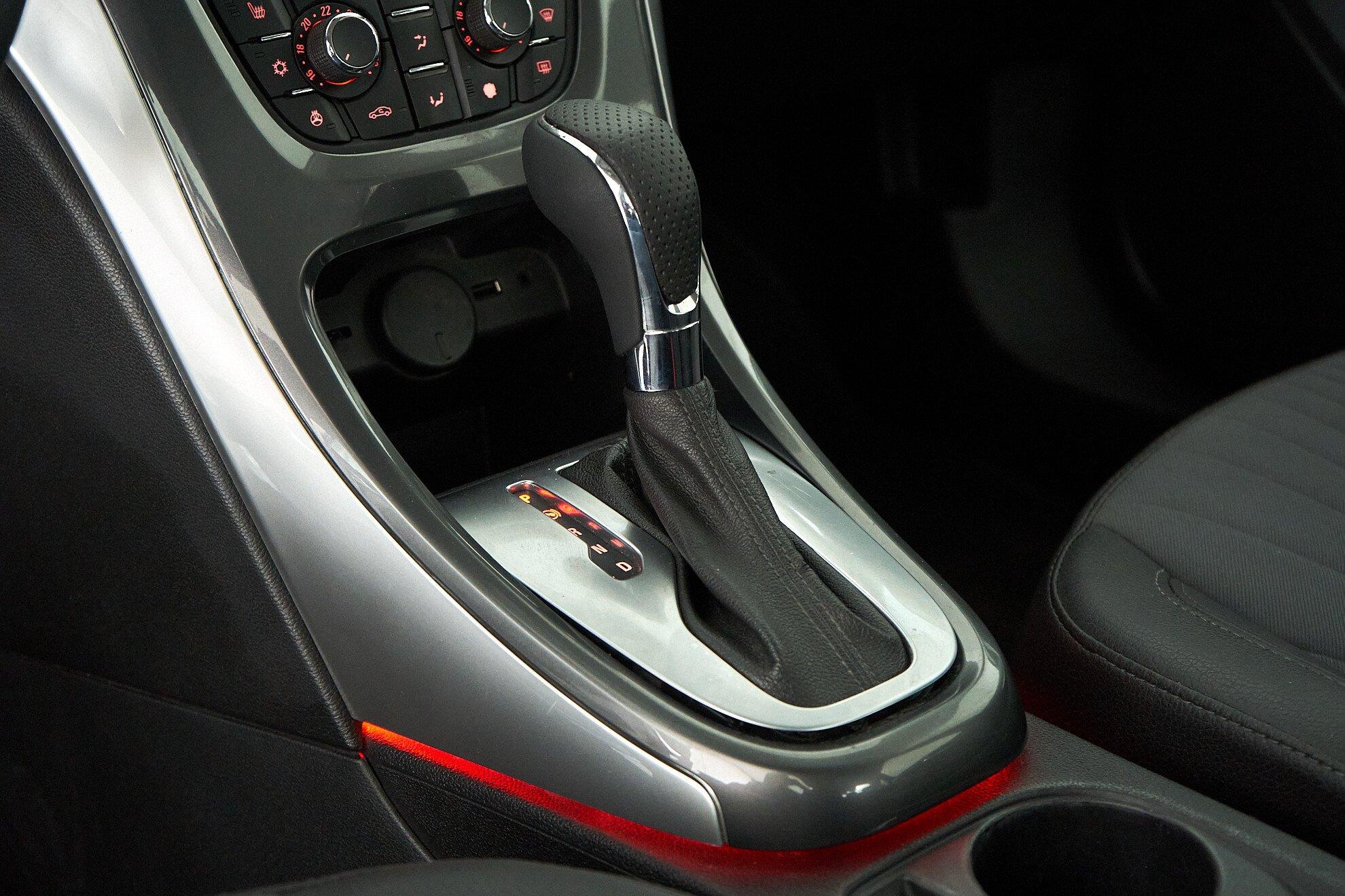 Opel Astra 2014, синий