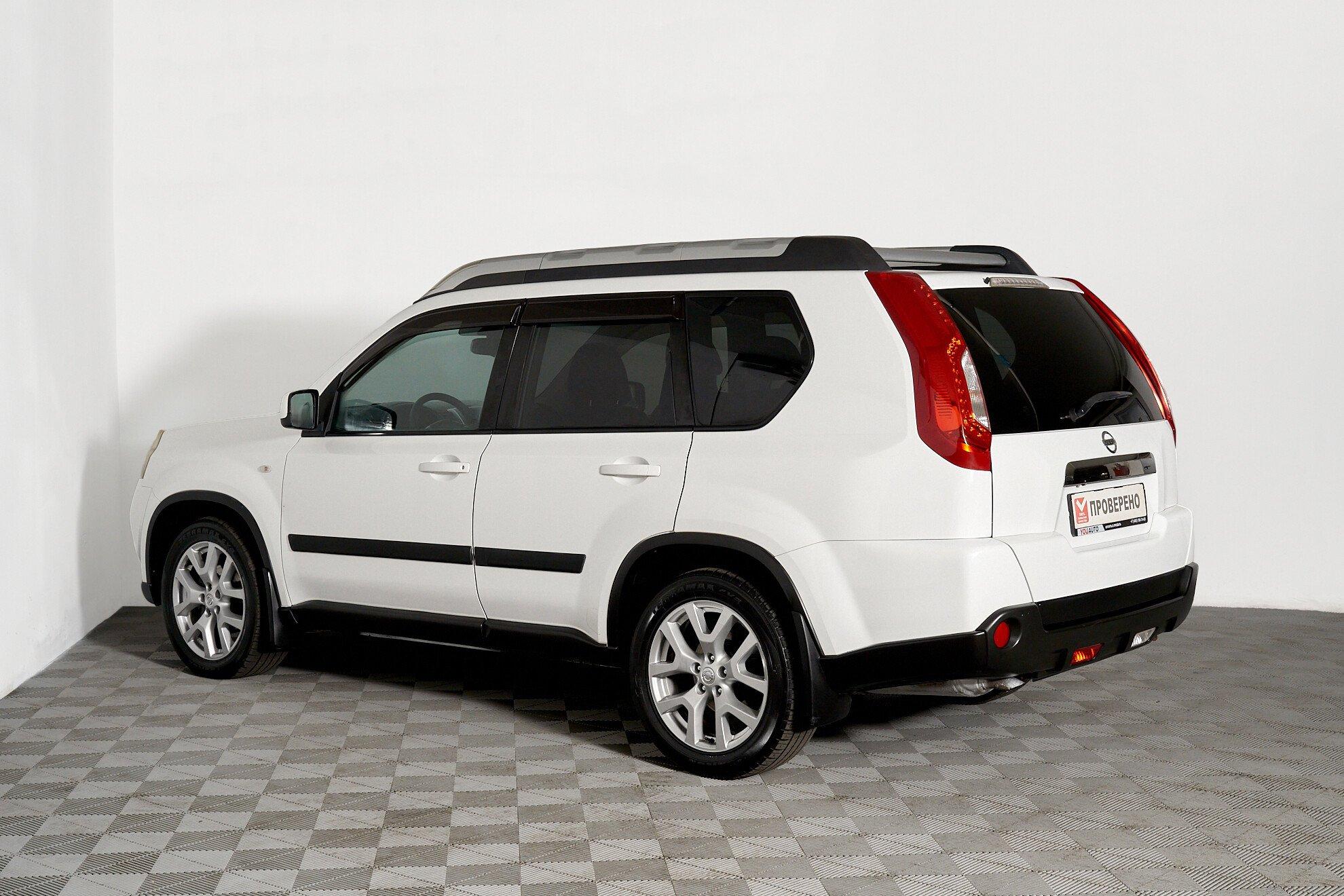 Nissan X-Trail 2011, белый