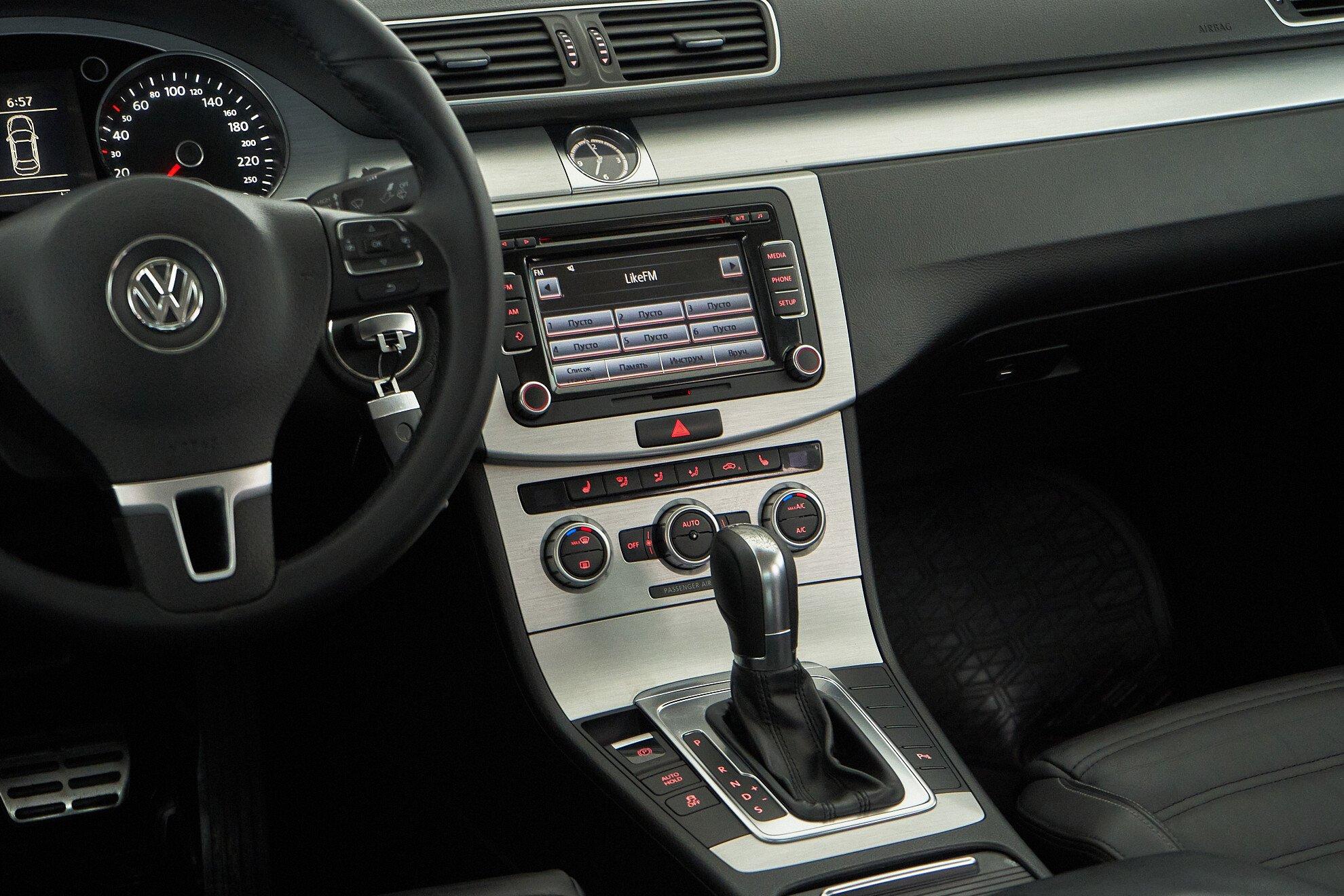 Volkswagen Passat CC 2012, белый