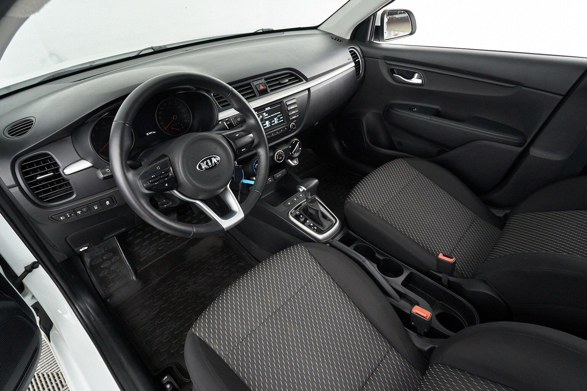 Kia Rio 2019, белый