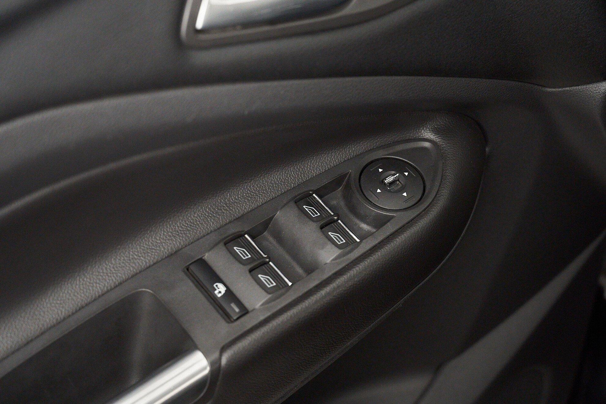 Ford Kuga 2015, черный