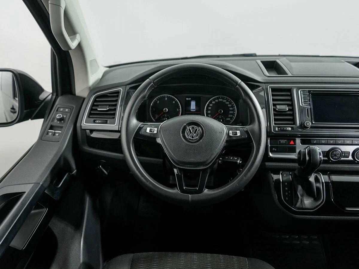 Volkswagen Multivan 2016, черный