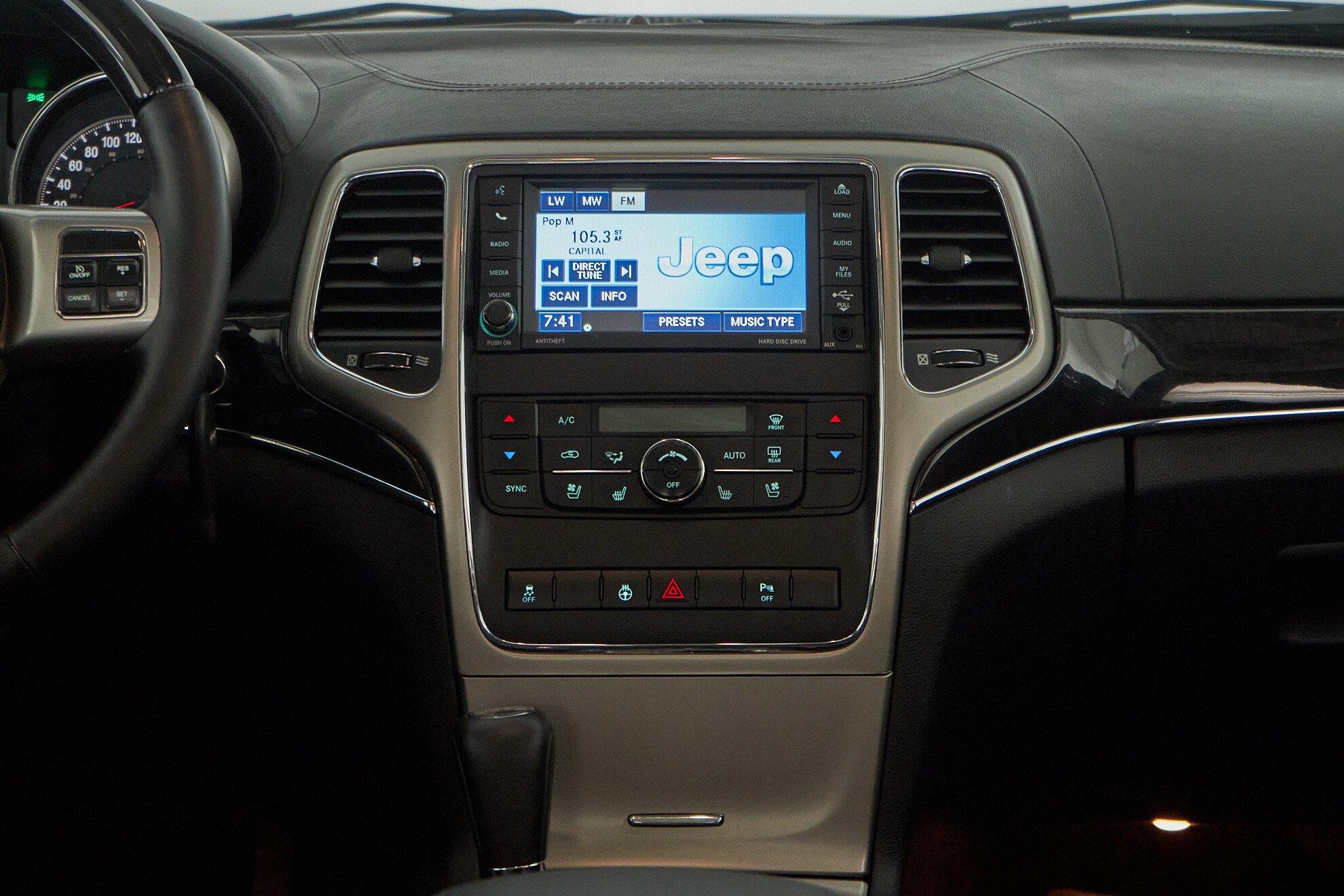 Jeep Grand Cherokee 2011, черный
