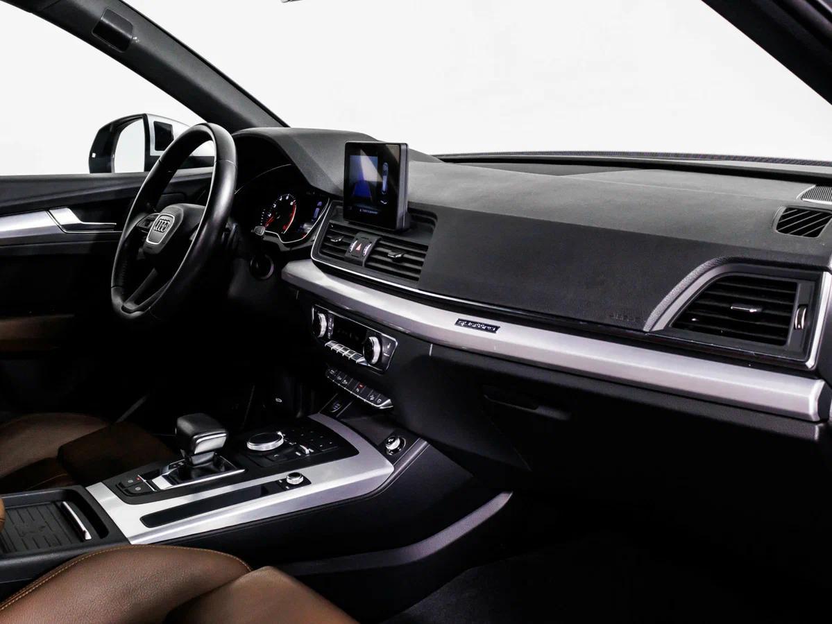 Audi Q5 2018, серебряный
