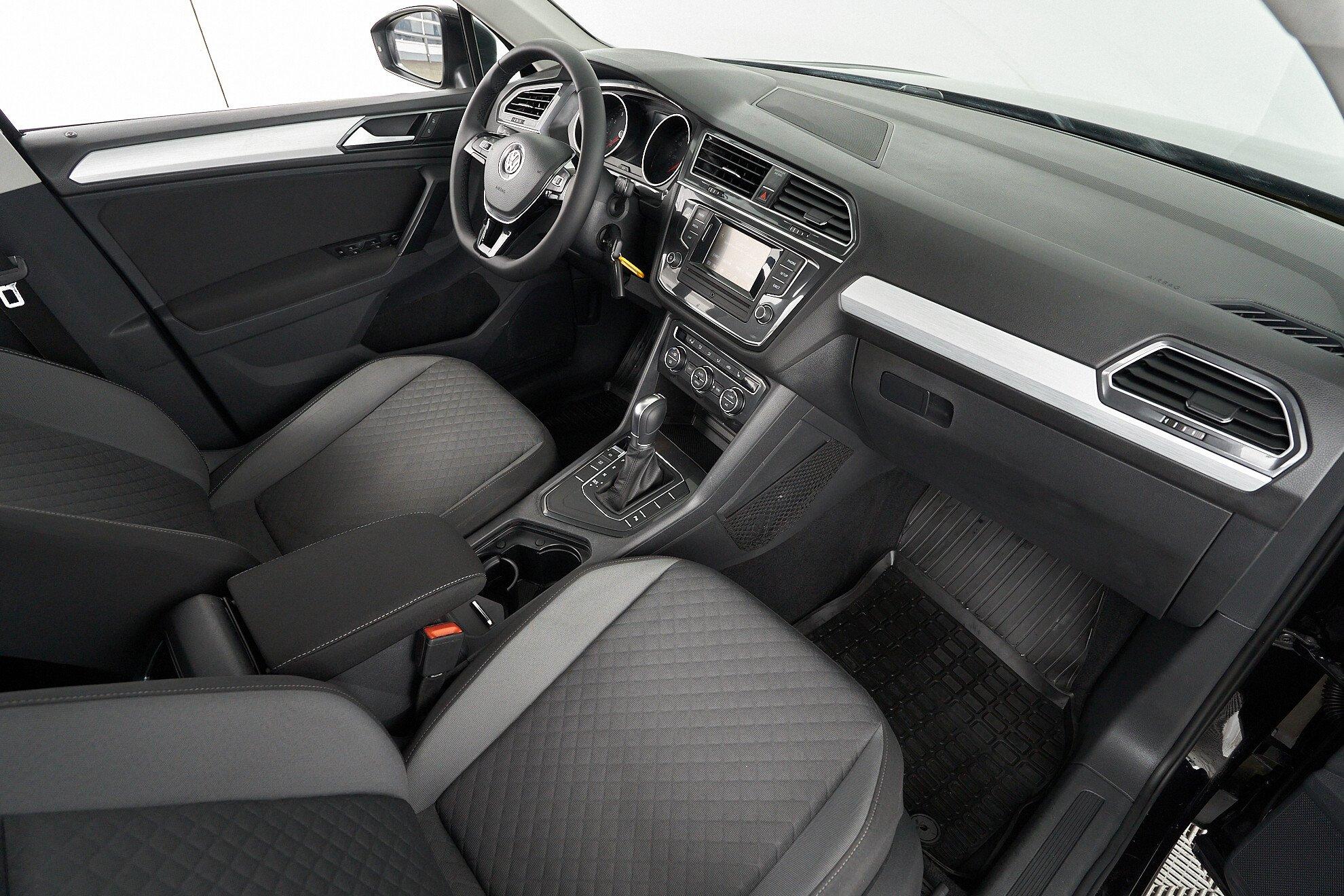 Volkswagen Tiguan 2017, черный