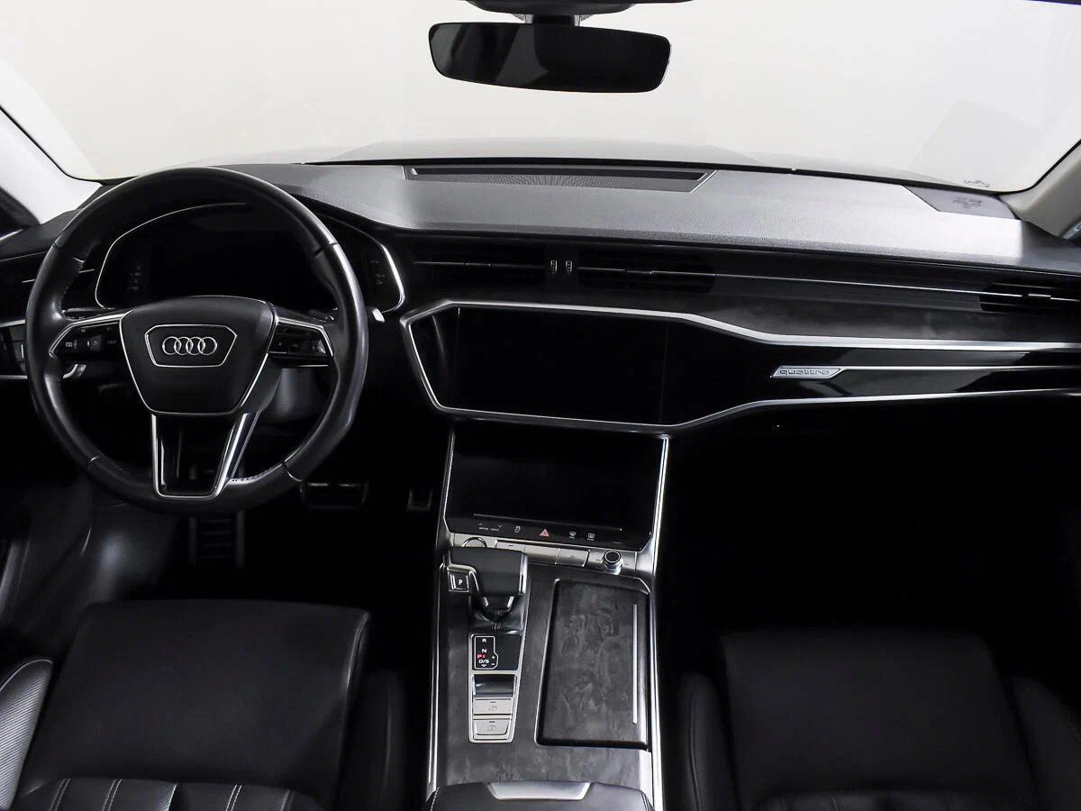 Audi A7 2020, черный