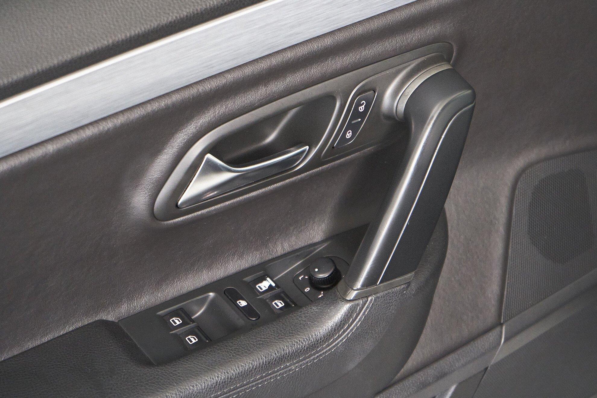 Volkswagen Passat CC 2012, белый