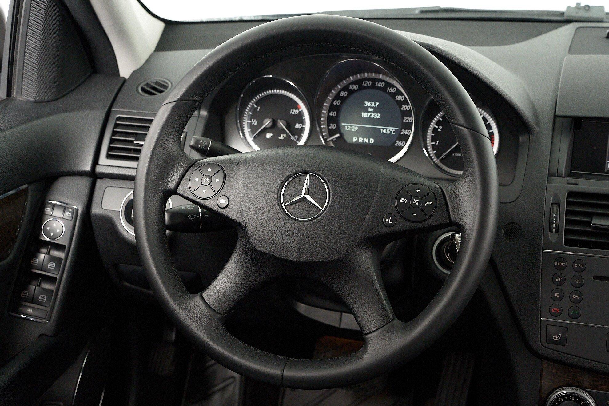 Mercedes-Benz C-Класс 2010, черный
