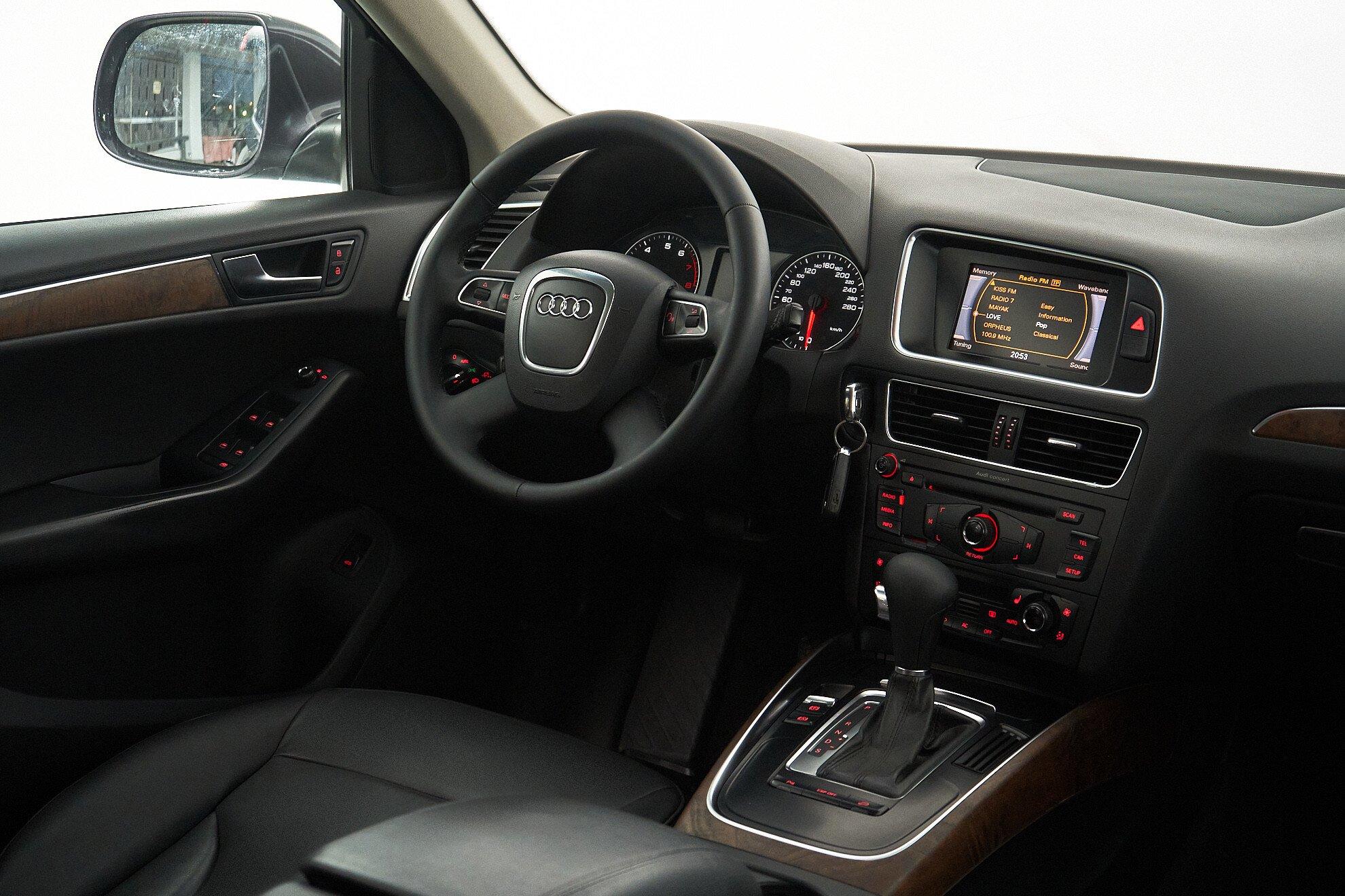 Audi Q5 2008, серый