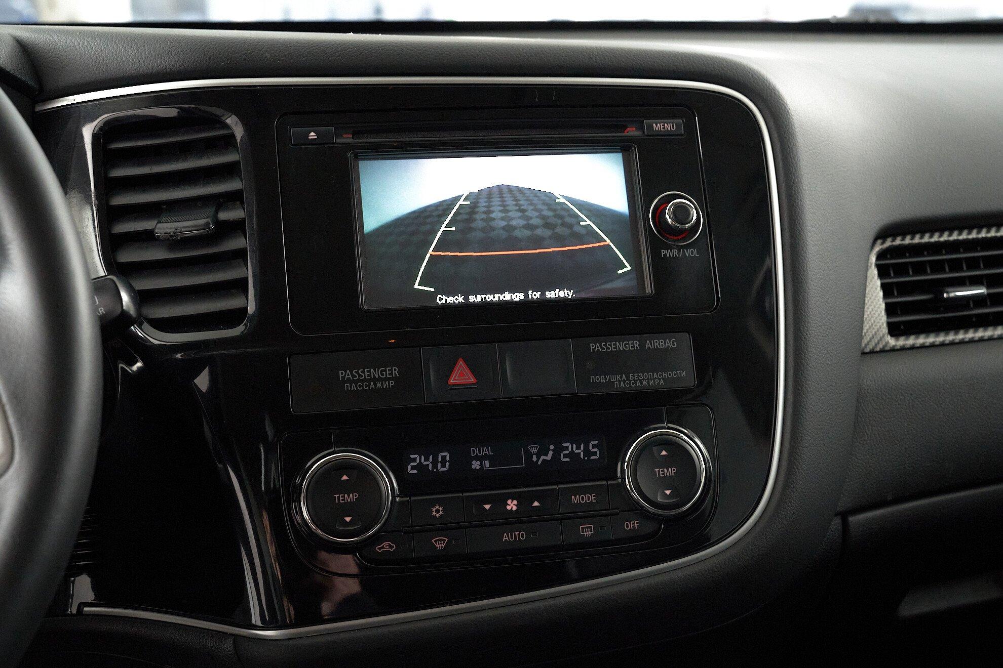 Mitsubishi Outlander 2014, черный