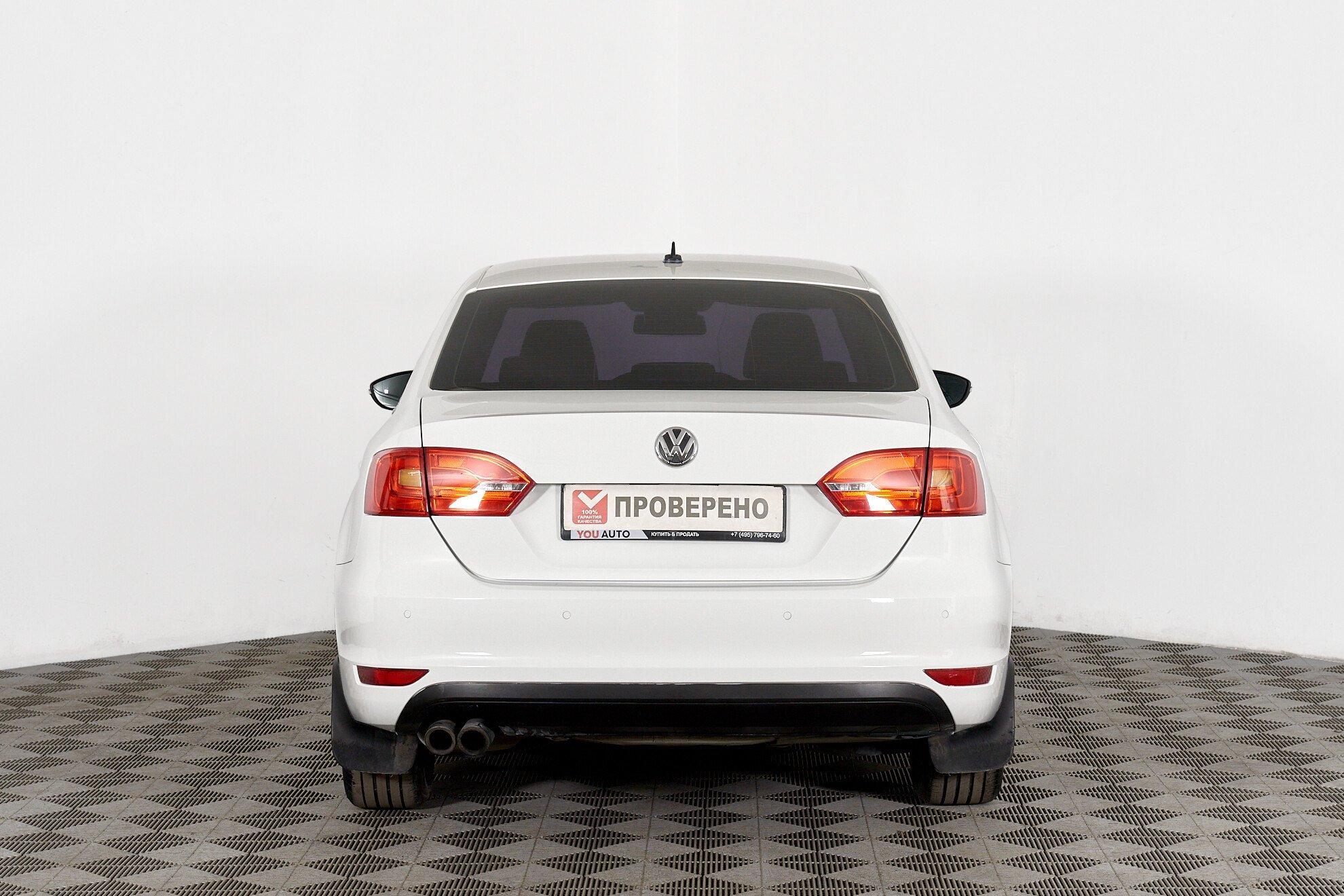 Volkswagen Jetta 2014, белый