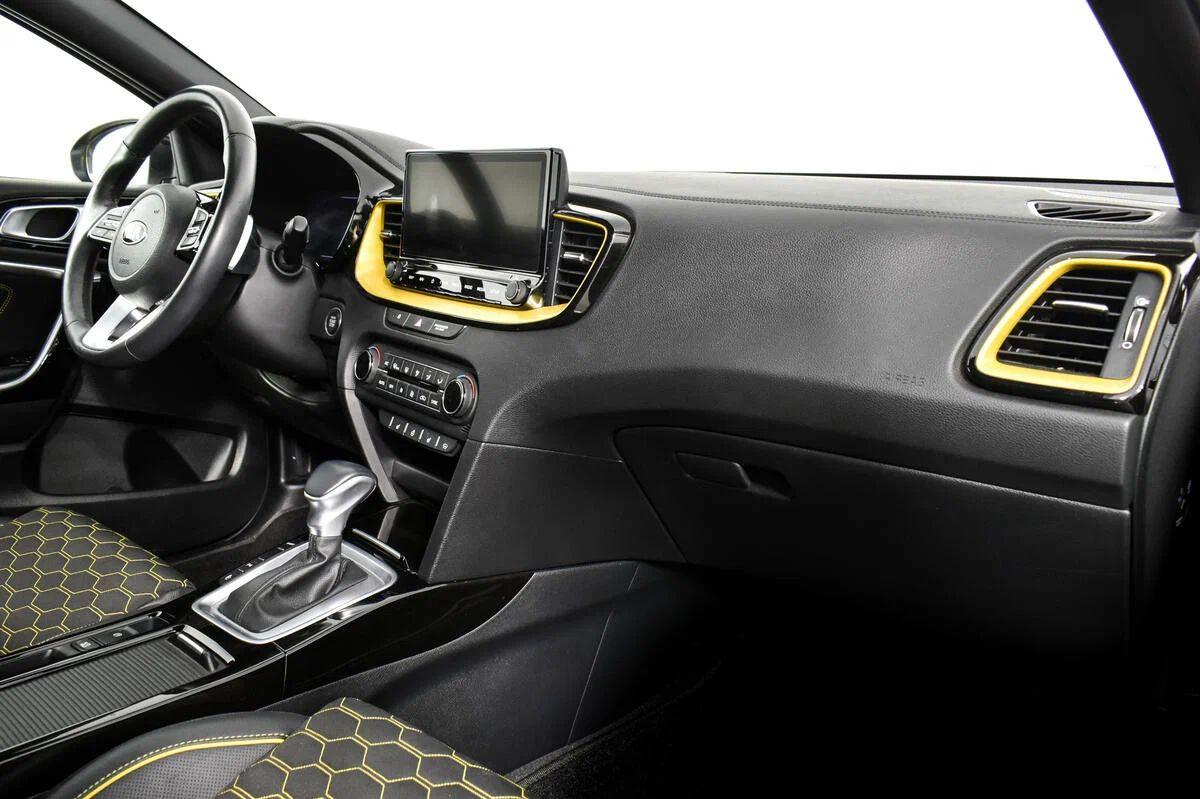 Kia XCeed 2020, белый