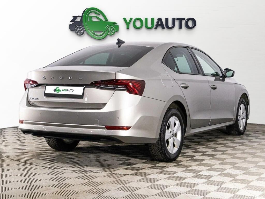 Skoda Octavia 2021, коричневый