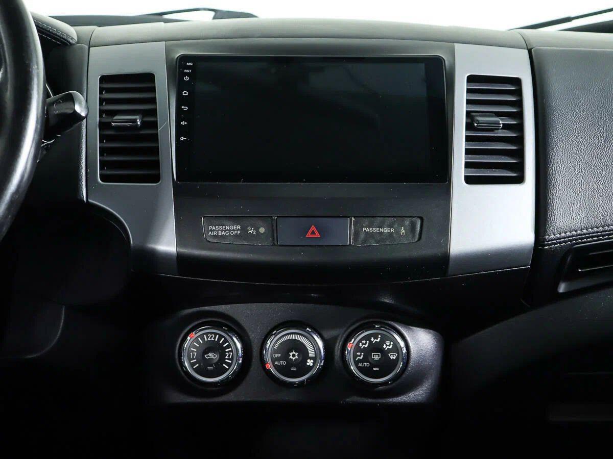 Mitsubishi Outlander 2011, черный