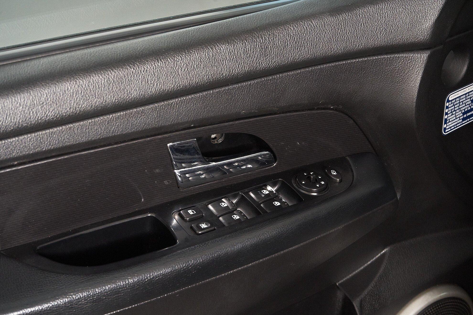 SsangYong Rexton 2011, черный