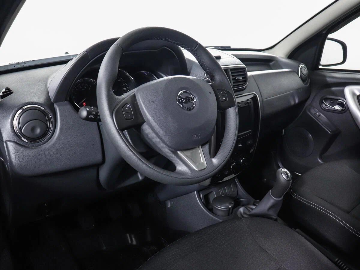 Nissan Terrano 2018, белый