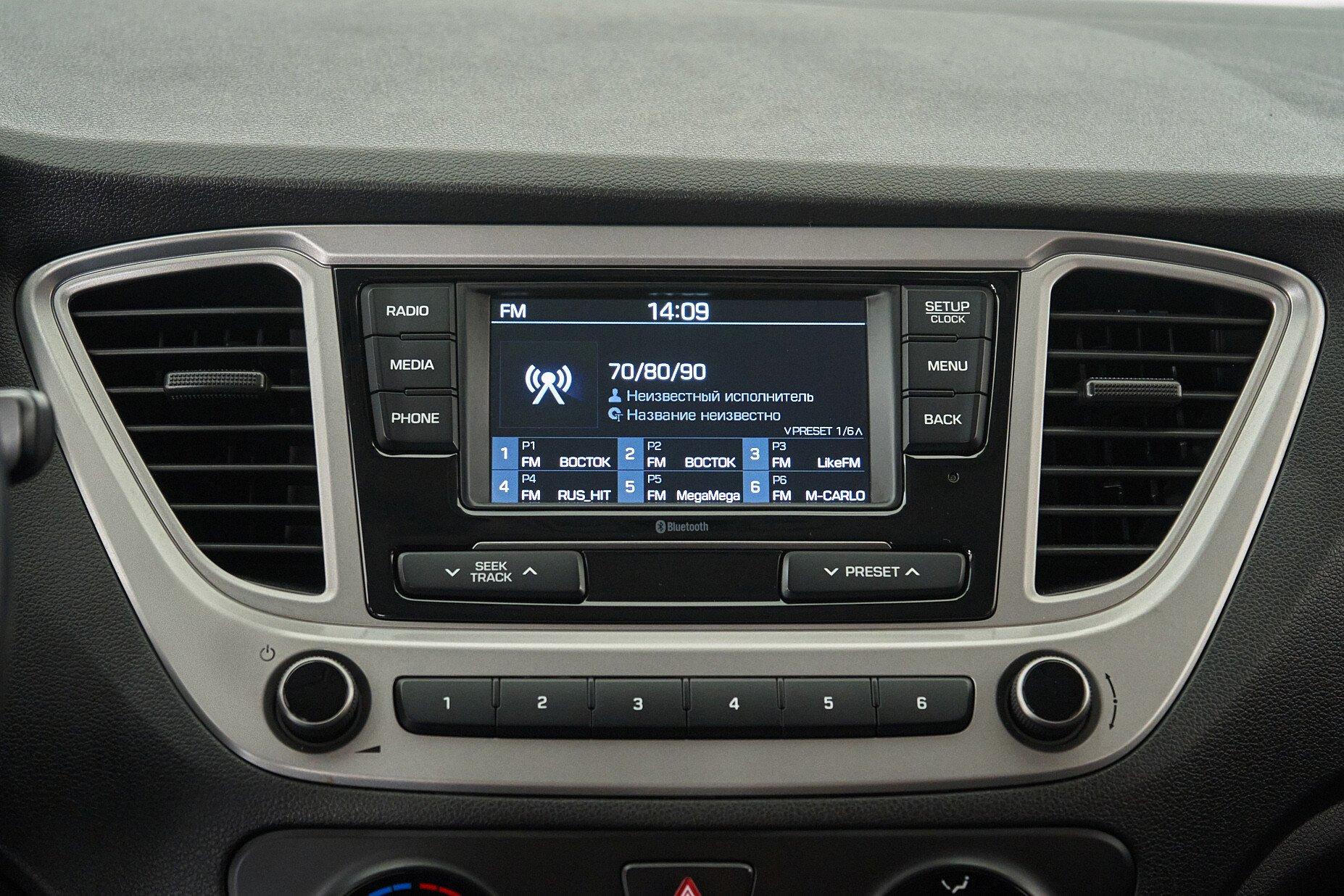 Hyundai Solaris 2019, белый