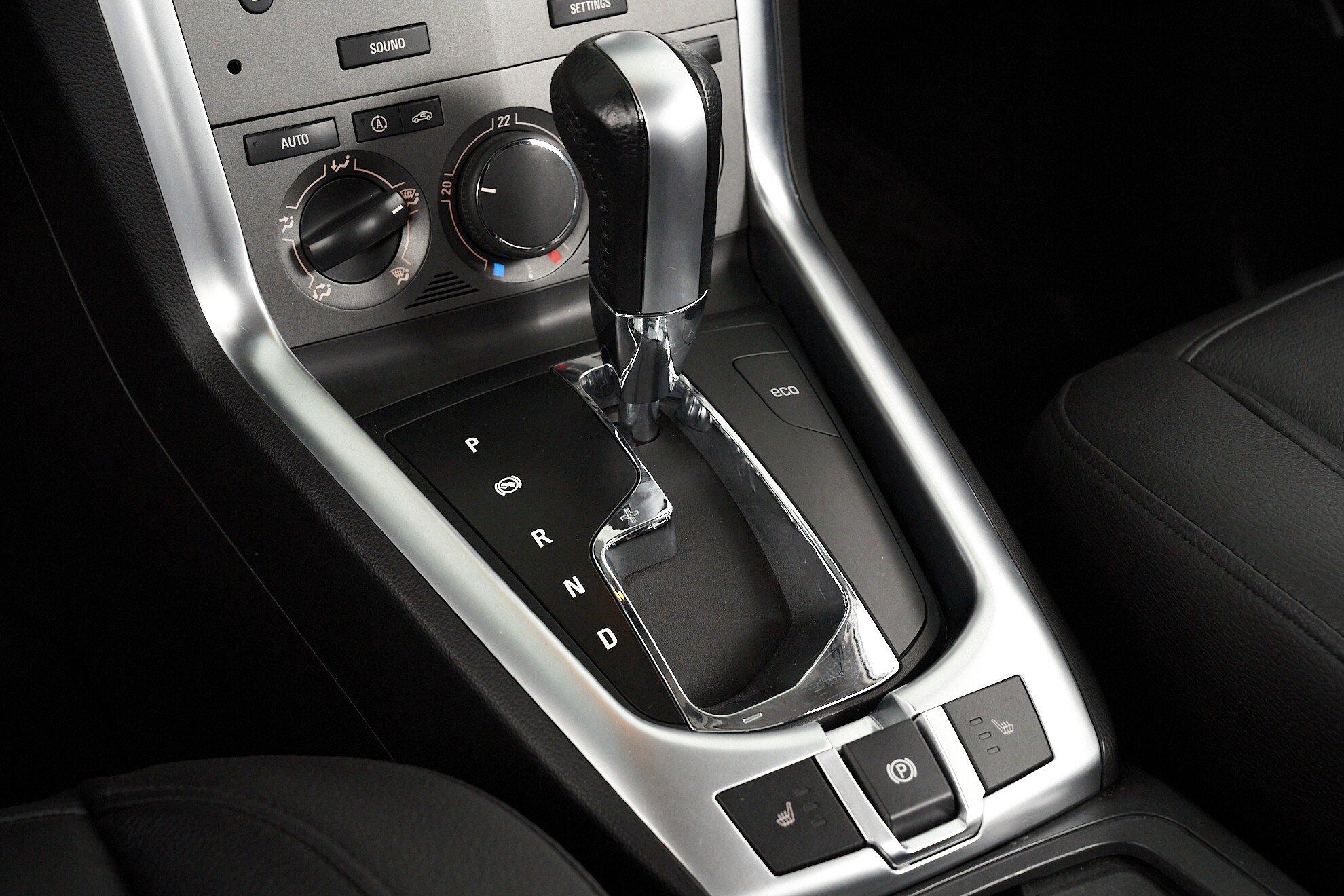 Opel Antara 2013, черный
