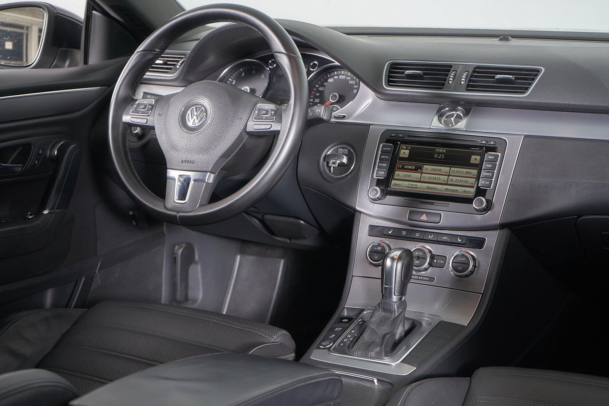 Volkswagen Passat CC 2015, черный
