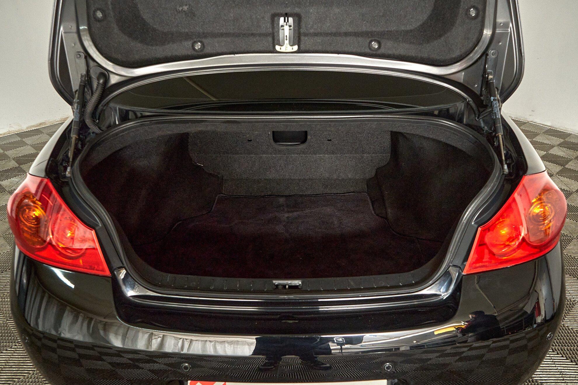 Infiniti G 2010, черный