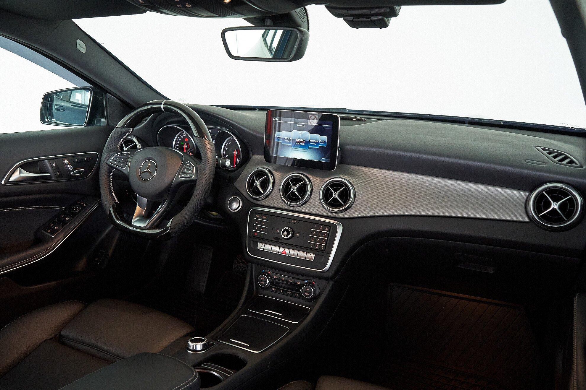 Mercedes-Benz GLA 2019, синий